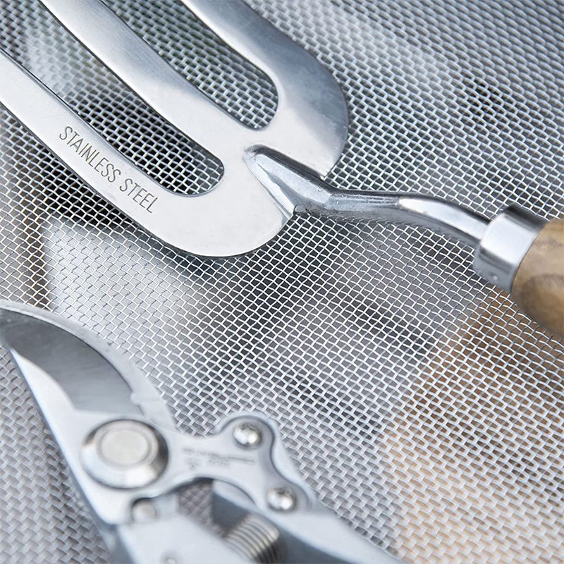 โต๊ะวางกระถางต้นไม้ โต๊ะทำงานในสวน พร้อมตะแกรง อ่างล้างจานและตะกร้าแบบถอดได้